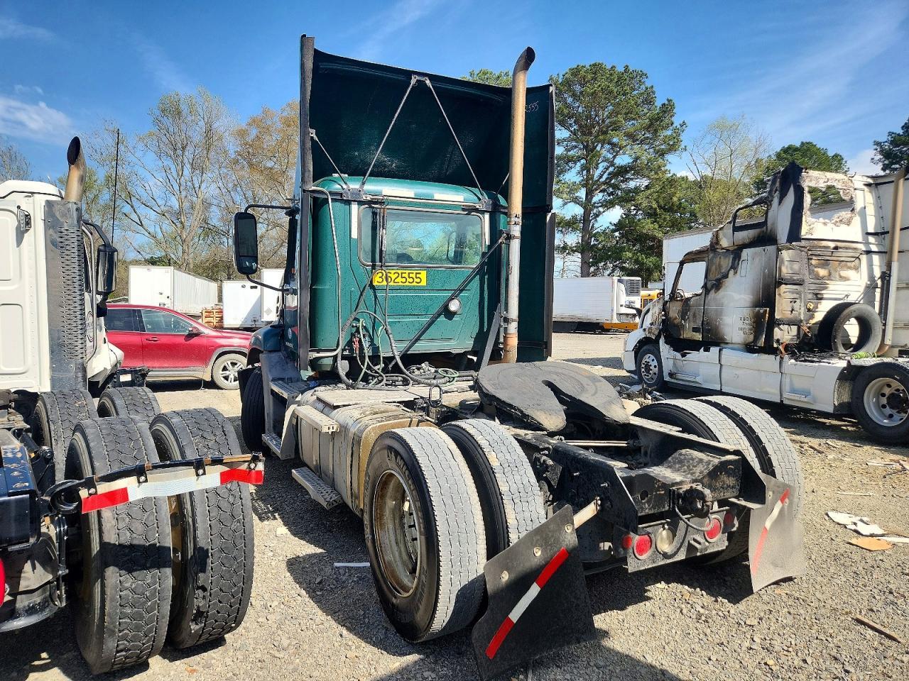 2017 Mack CXU612 Semi Truck