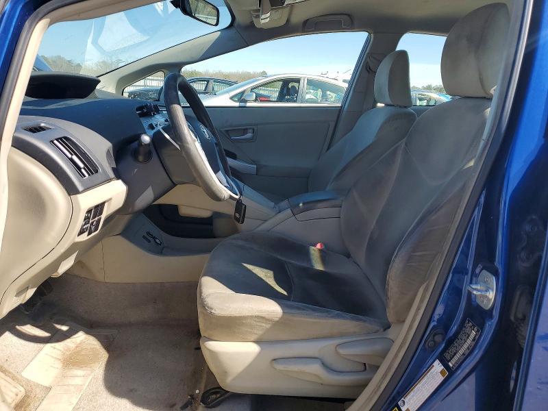 2010 Toyota Prius iii