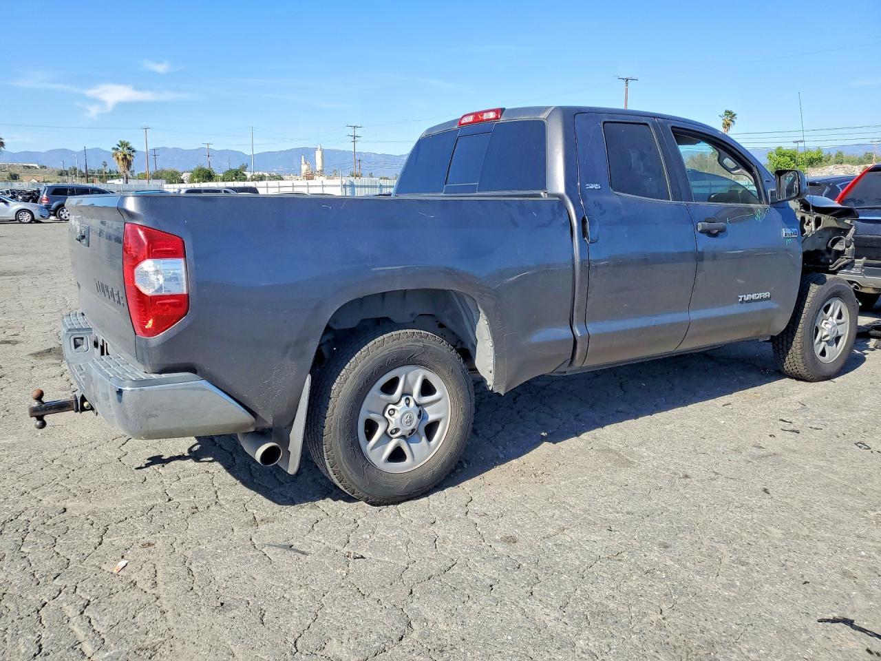 2015 Toyota Tundra SR5