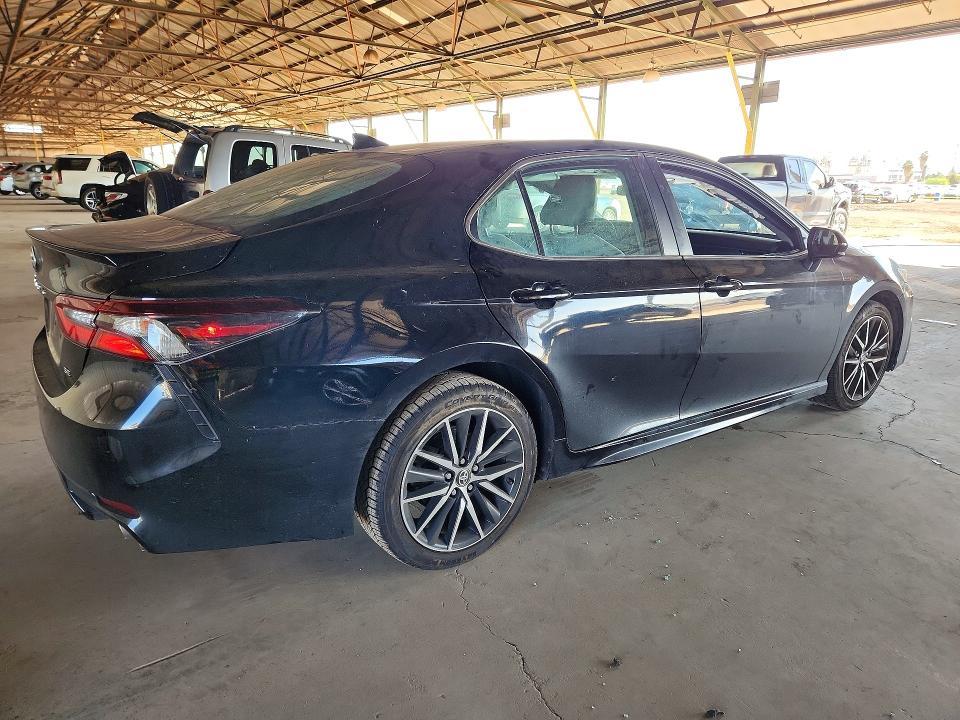 2021 Toyota Camry se