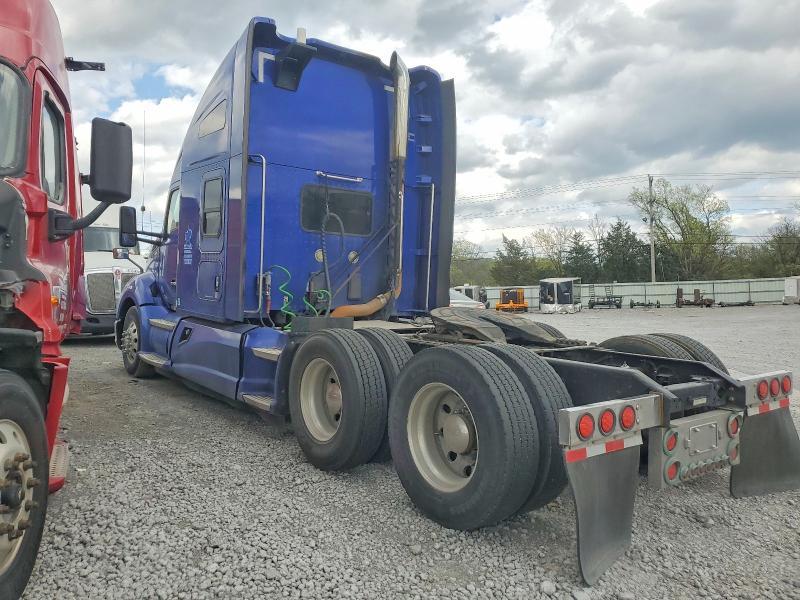 2015 Kenworth T680 Semi Truck