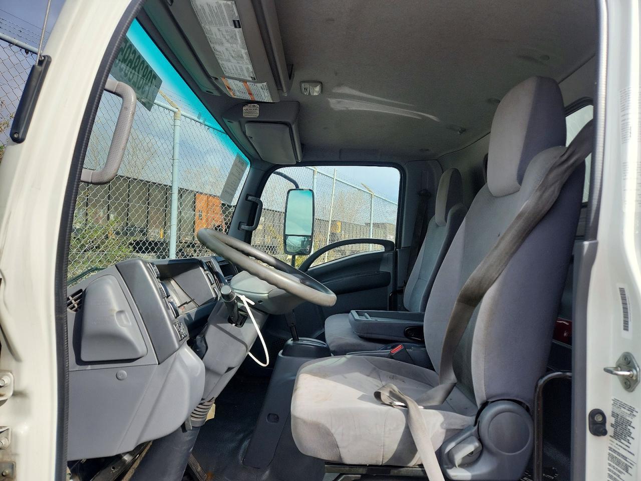 2019 Isuzu NPR XD BOX Truck