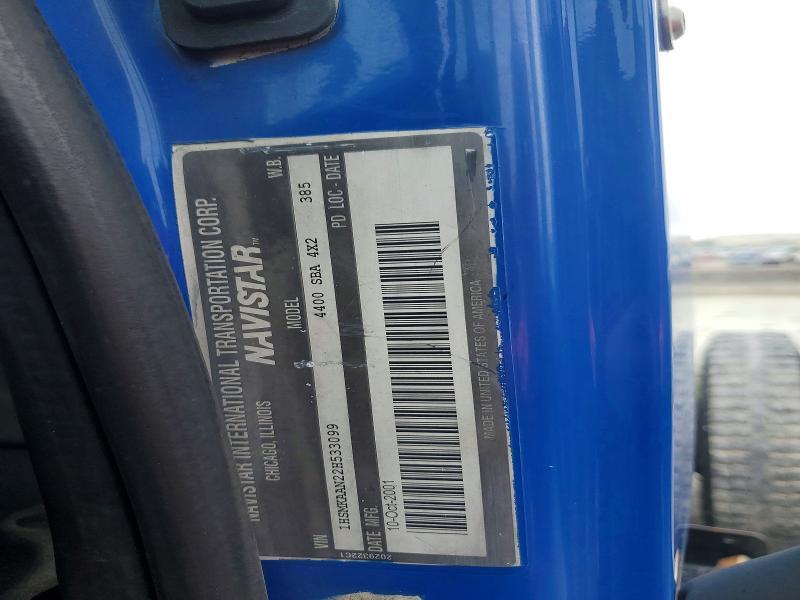 2002 International 4400 Semi Truck