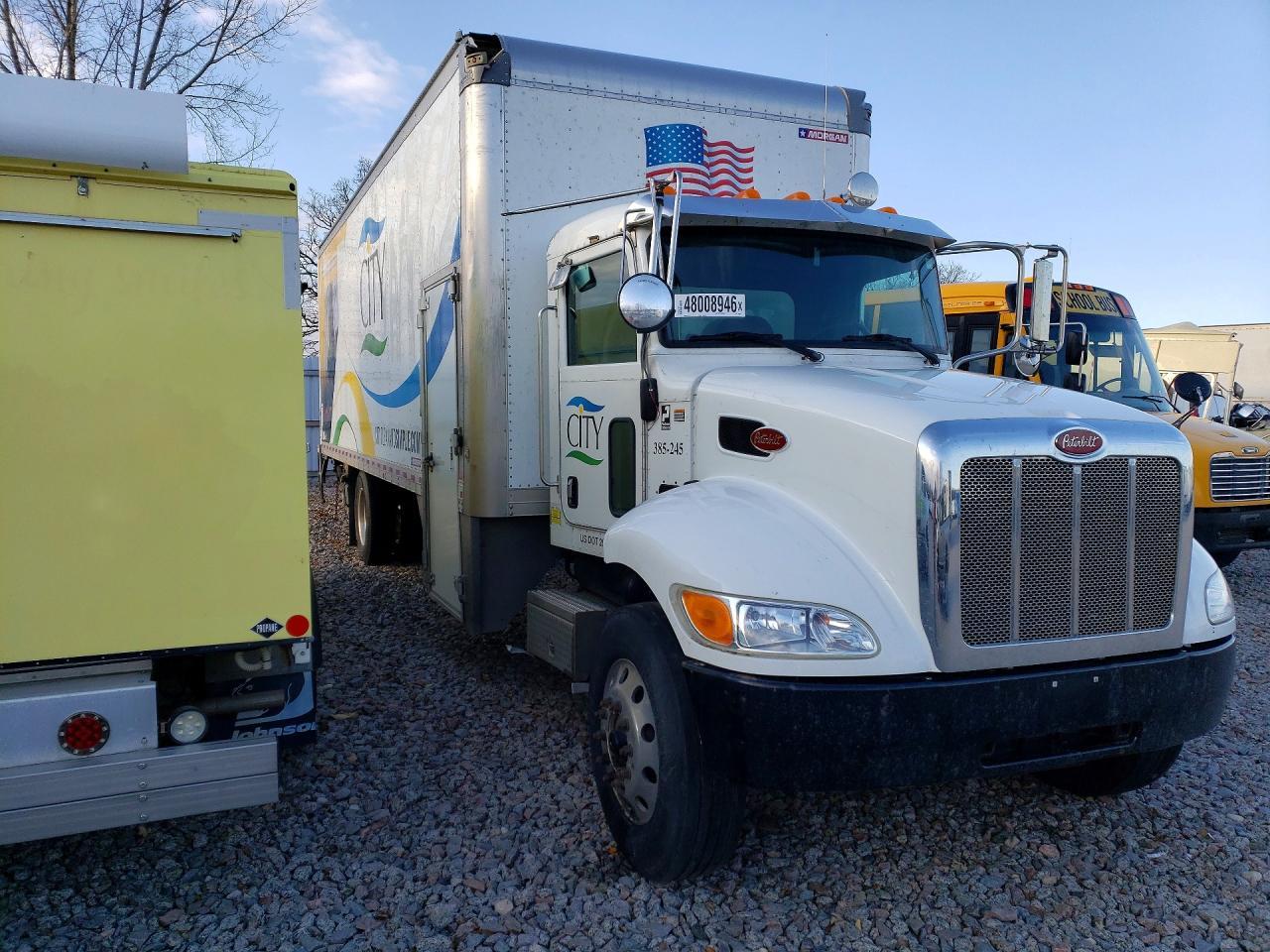 2021 Peterbilt 2021  337-BOX Truck