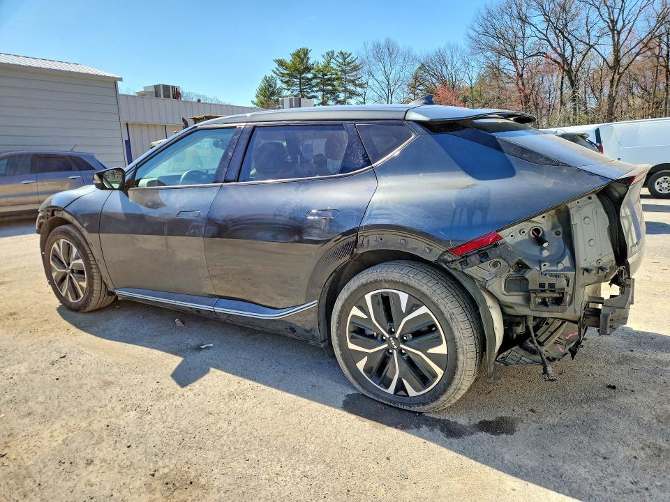 2023 KIA EV6 Wind