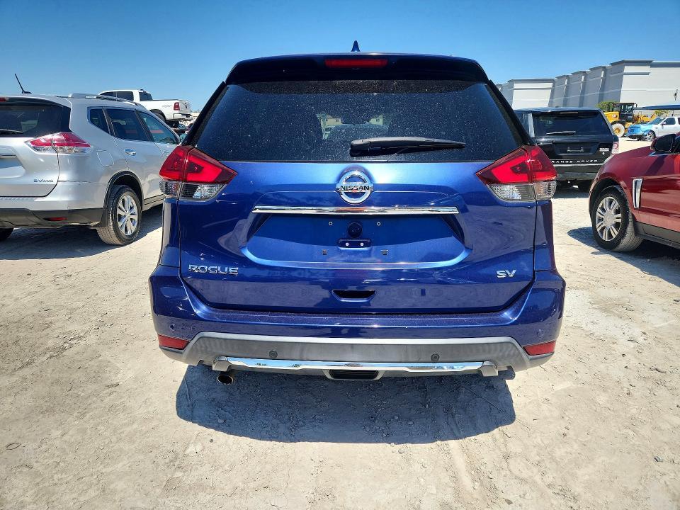 2020 Nissan Rogue sv