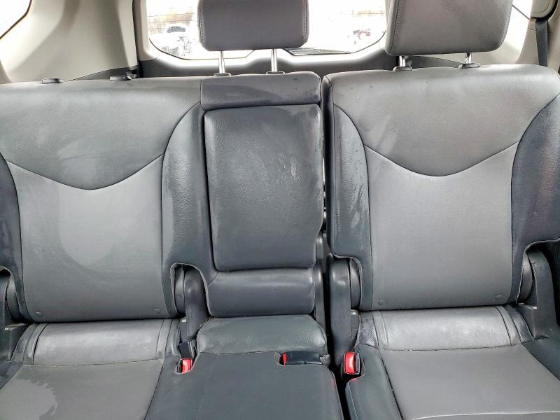 2014 Toyota Prius v Five