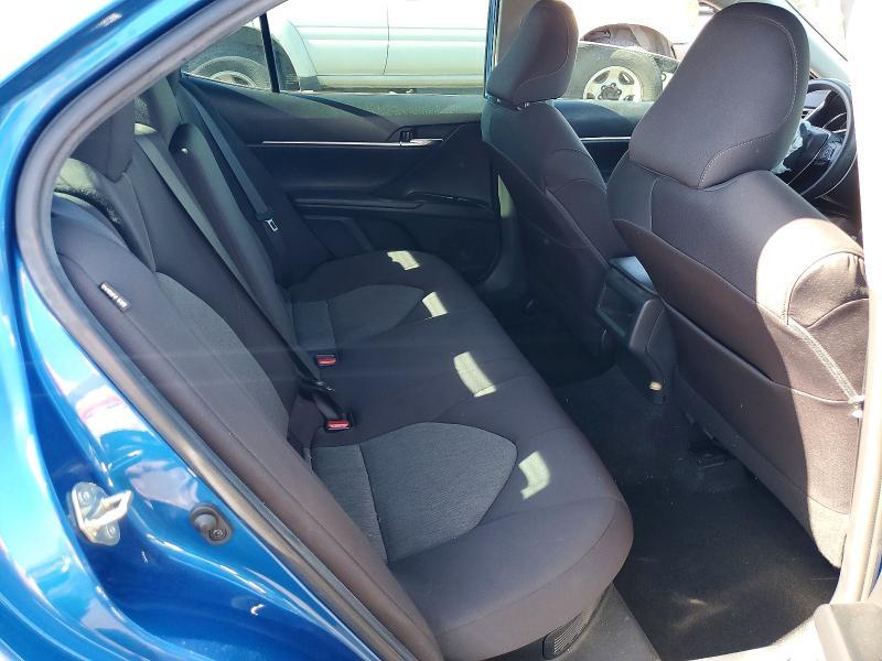 2020 Toyota Camry Hybrid le