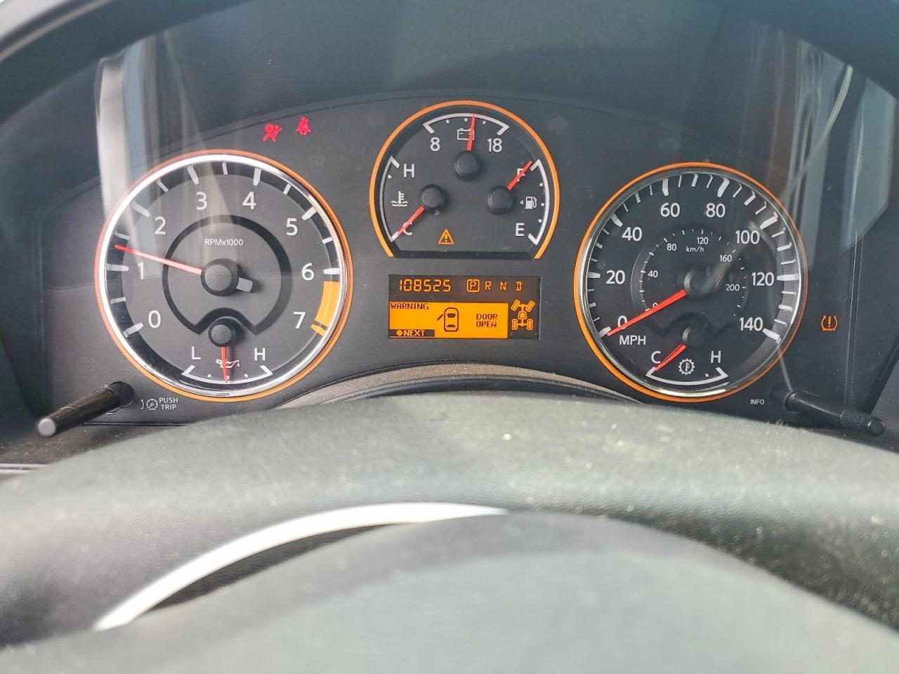 2011 Nissan Titan SV