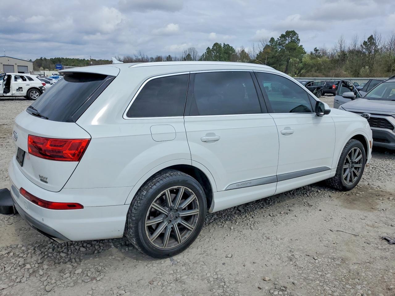 2017 Audi Q7 Premium Plus