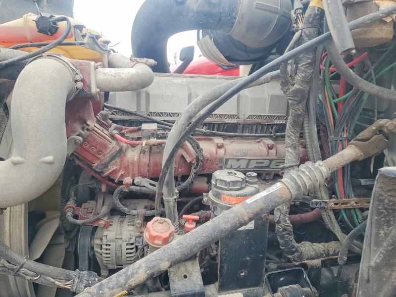 2015 Mack CXU613 Semi Truck