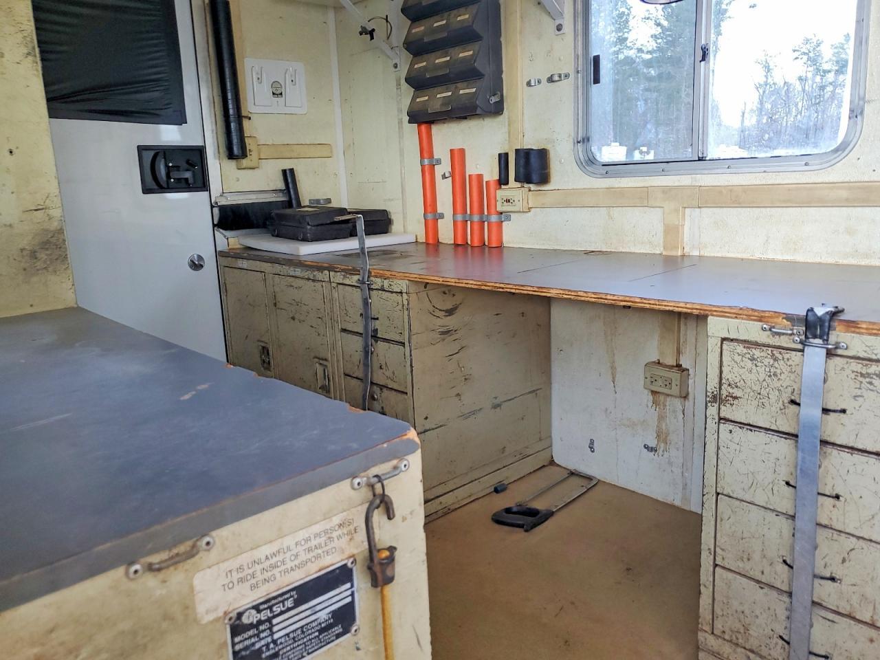 1999 Feathrlite 1999 Featherlite Fiber Optic Splicing Trailer