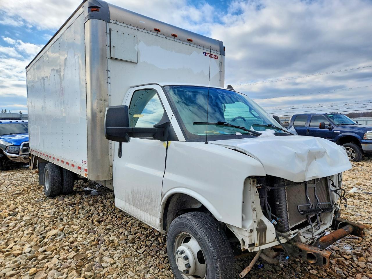 2019 Chevrolet Express BOX Truck