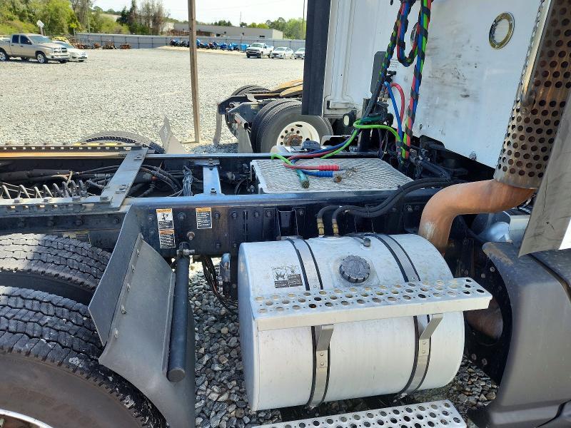 2017 Kenworth T680 Semi Truck