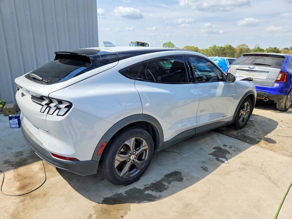 2022 Ford Mustang Mach-e Select