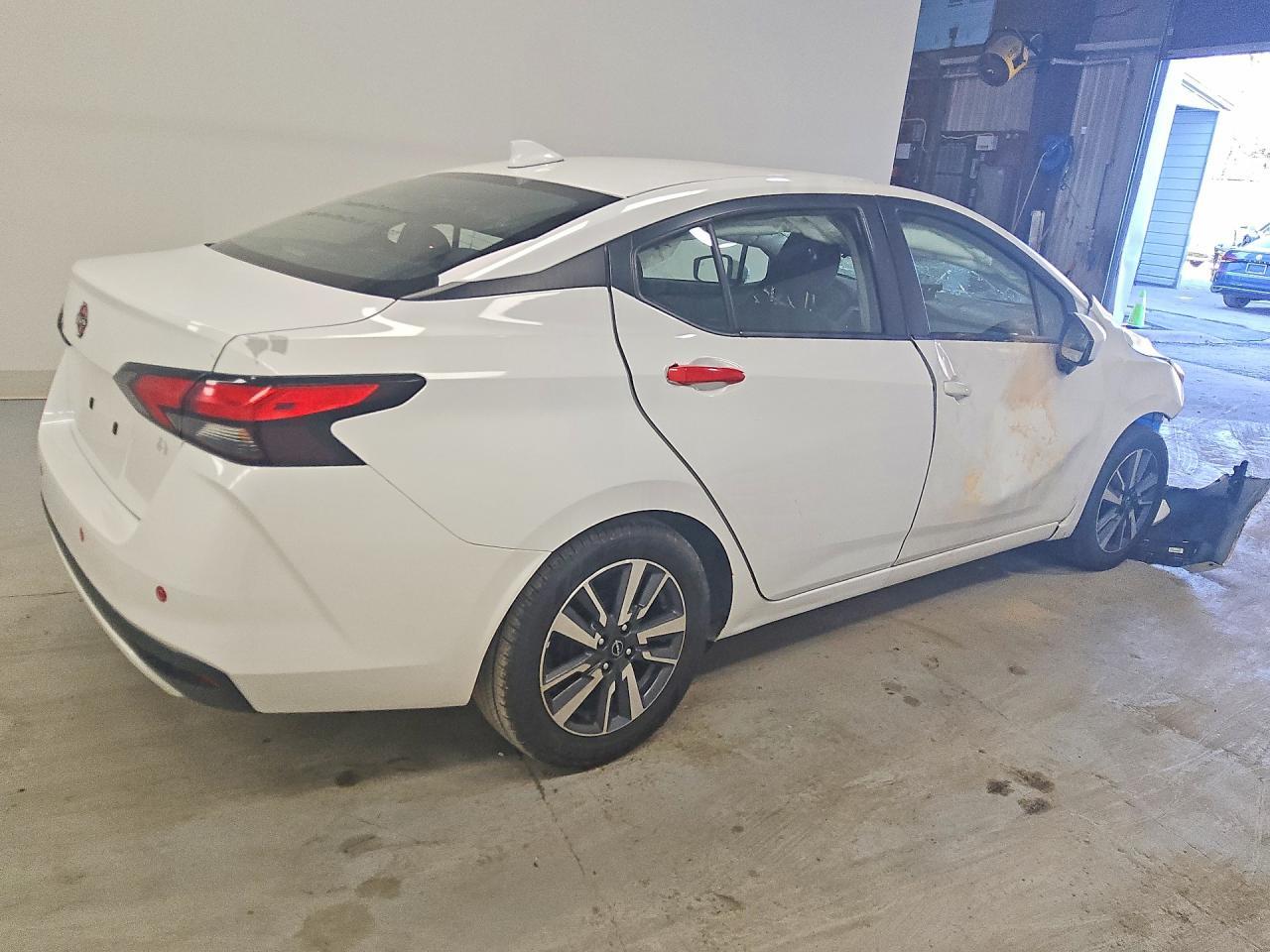 2023 Nissan Versa sv