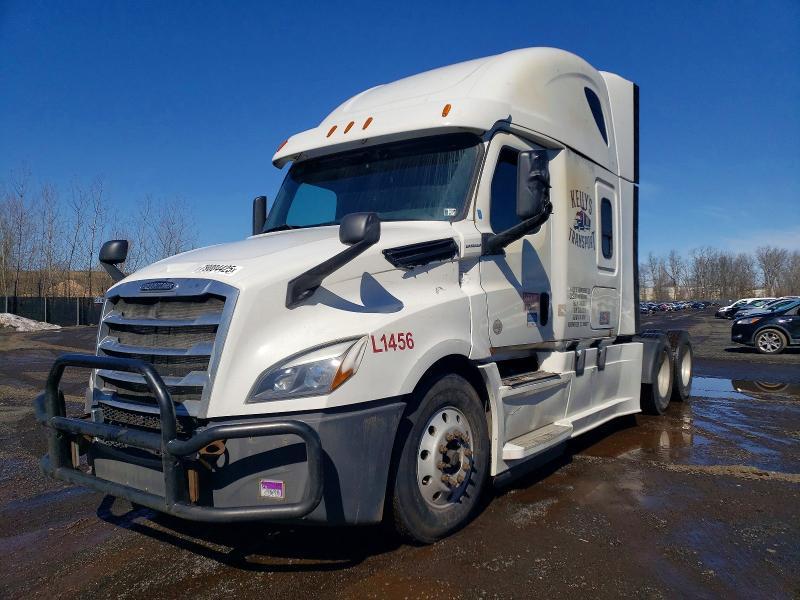 2018 Freigliner 2018 Freightliner Cascadia 126 Semi Truck