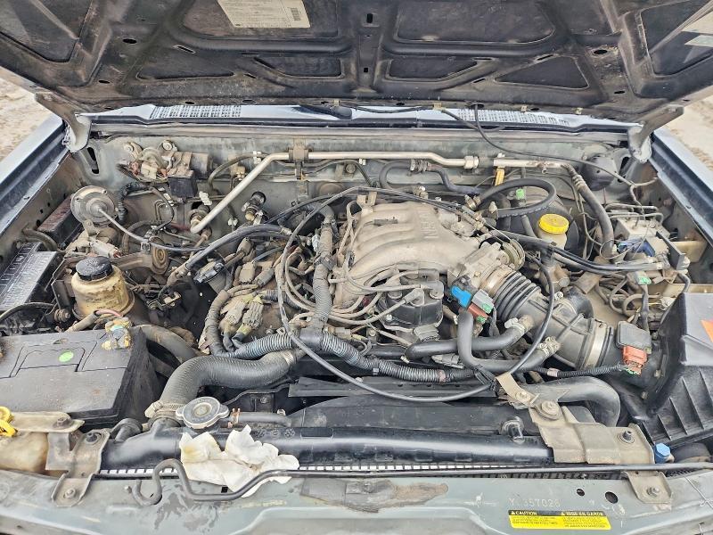 2000 Nissan Frontier xe