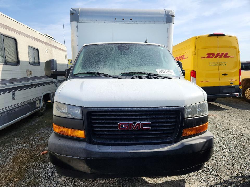 2020 GMC Savana BOX Truck