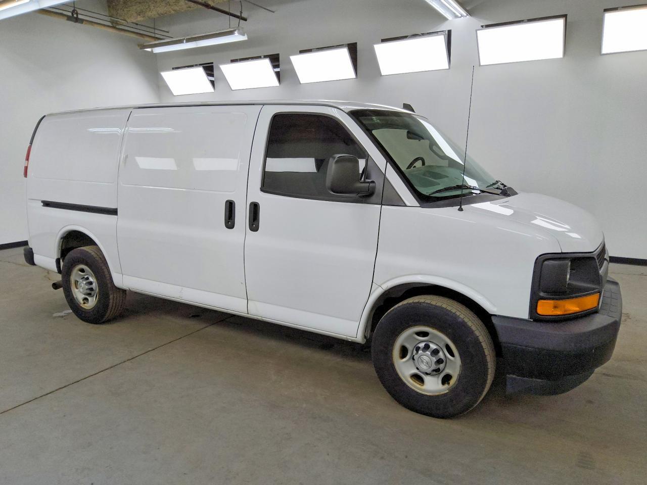 2017 Chevrolet Express 2500 Cargo Utility / Service van