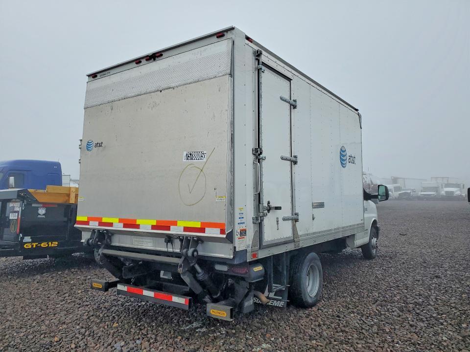 2018 Chevrolet Express BOX Truck