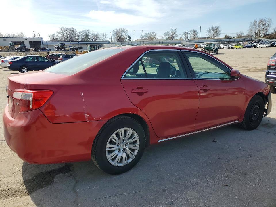 2014 Toyota Camry le