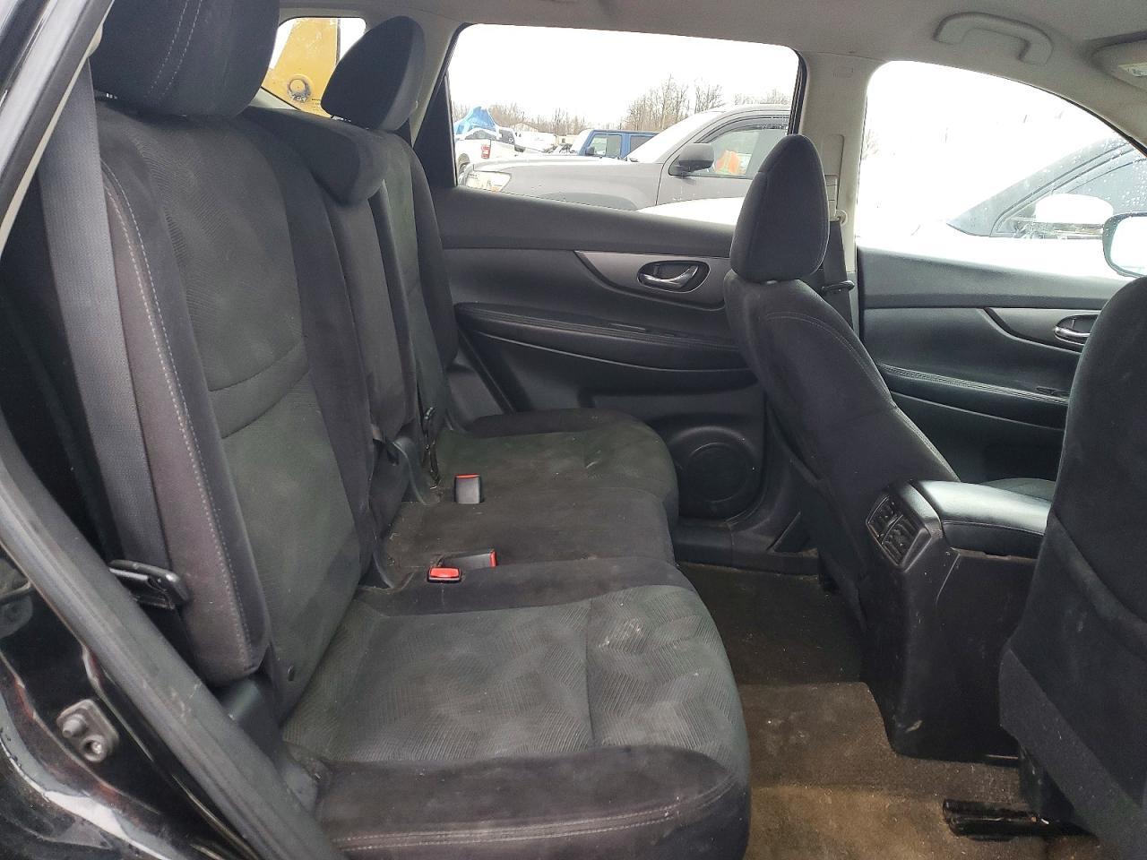 2015 Nissan Rogue sv