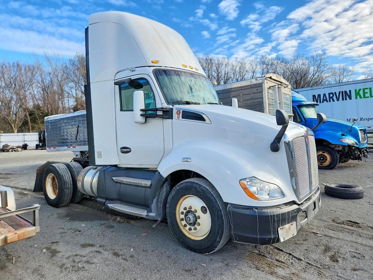 2016 Kenworth T680 Semi Truck