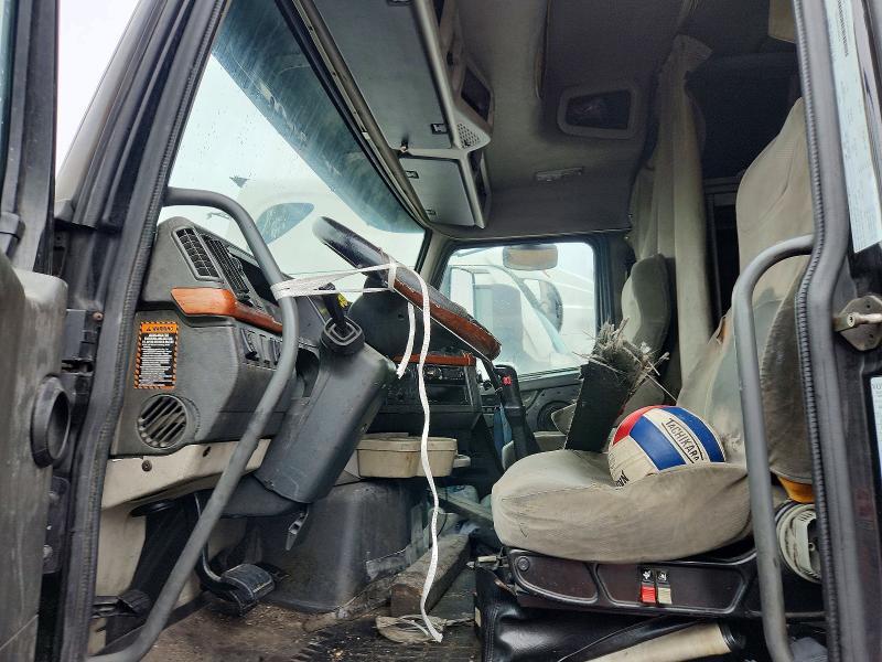 2007 Volvo VNL Semi Truck