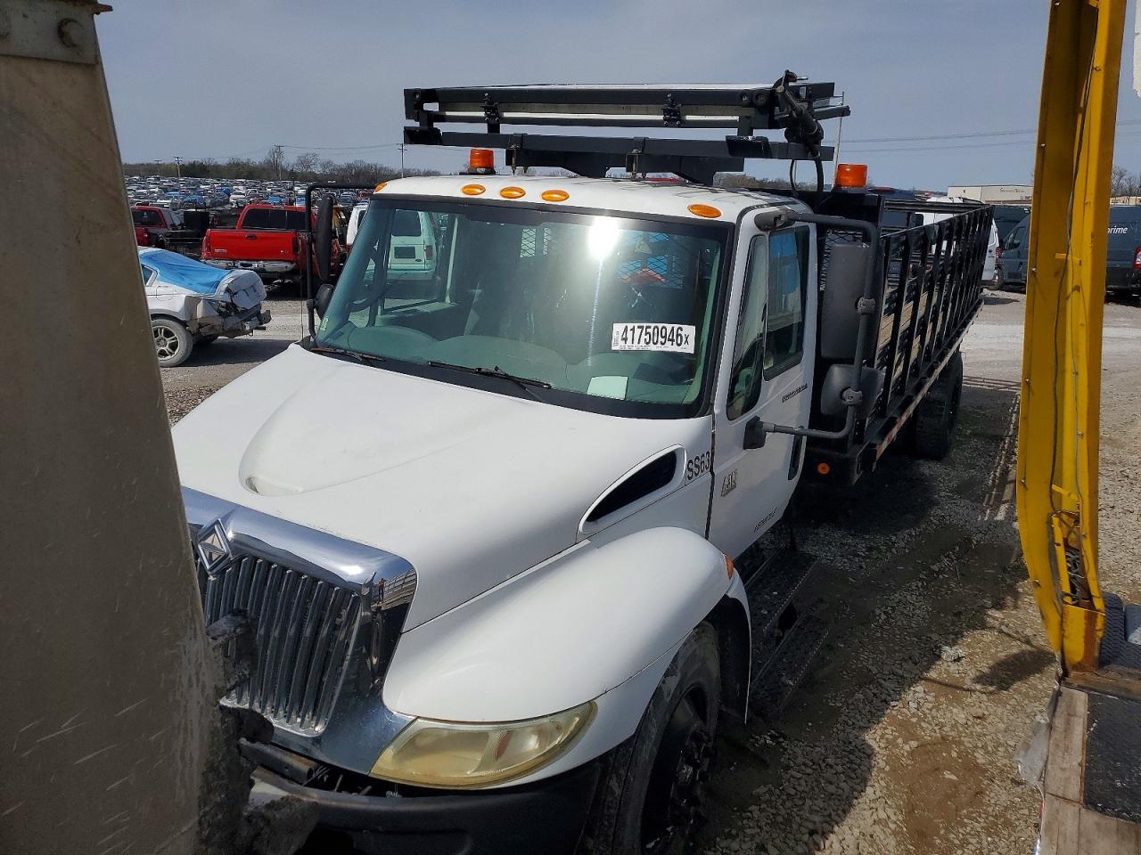 2007 International 4300 Flatbed Truck