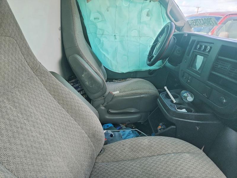 2016 Chev Rolet Express BOX Truck