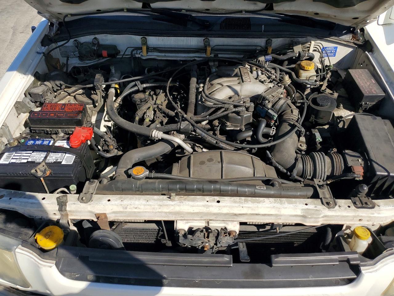 2000 Infiniti QX4 Base