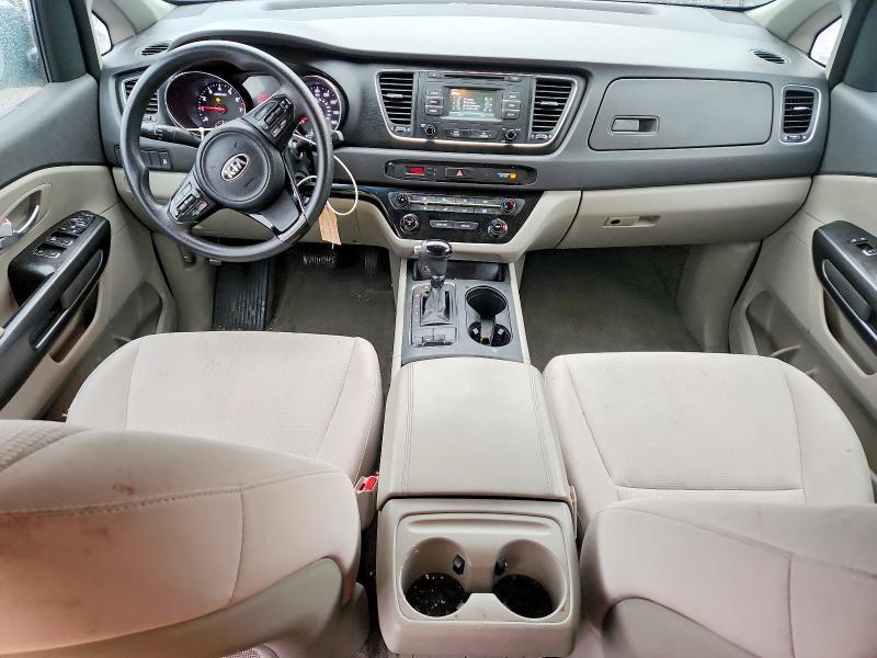 2017 KIA Sedona lx