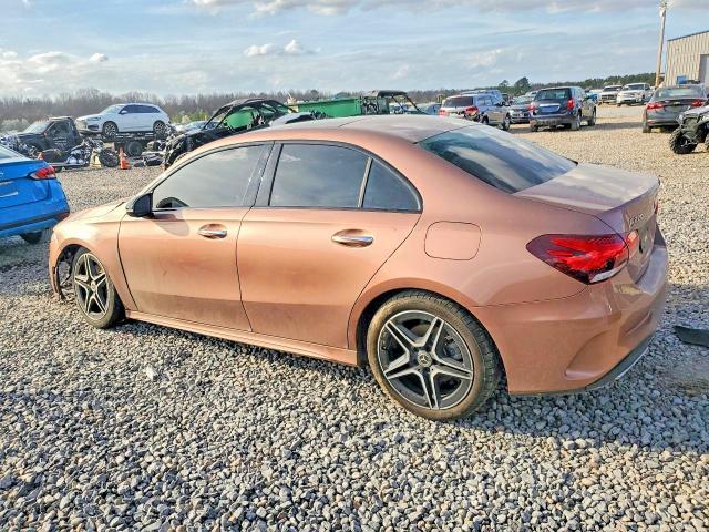 2022 Mercedes-Benz A 220