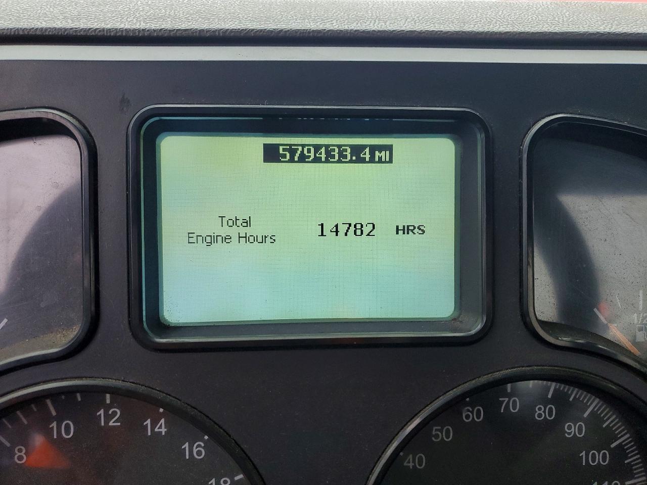 2018 Mack CXU613 Semi Truck