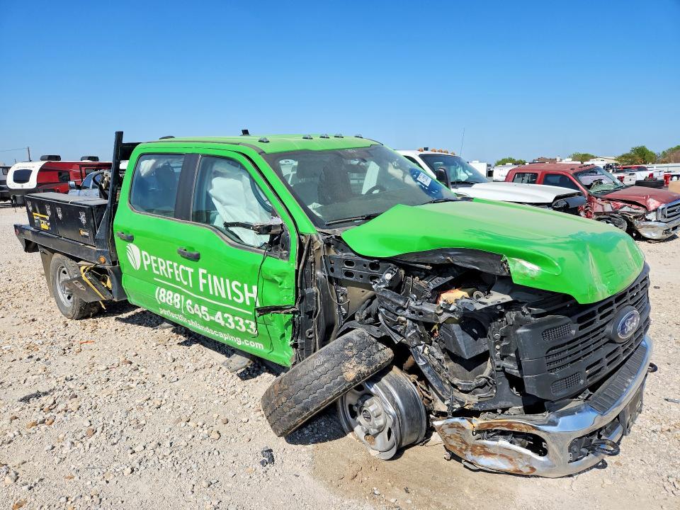2024 Ford F350 Super Duty Flatbed Truck