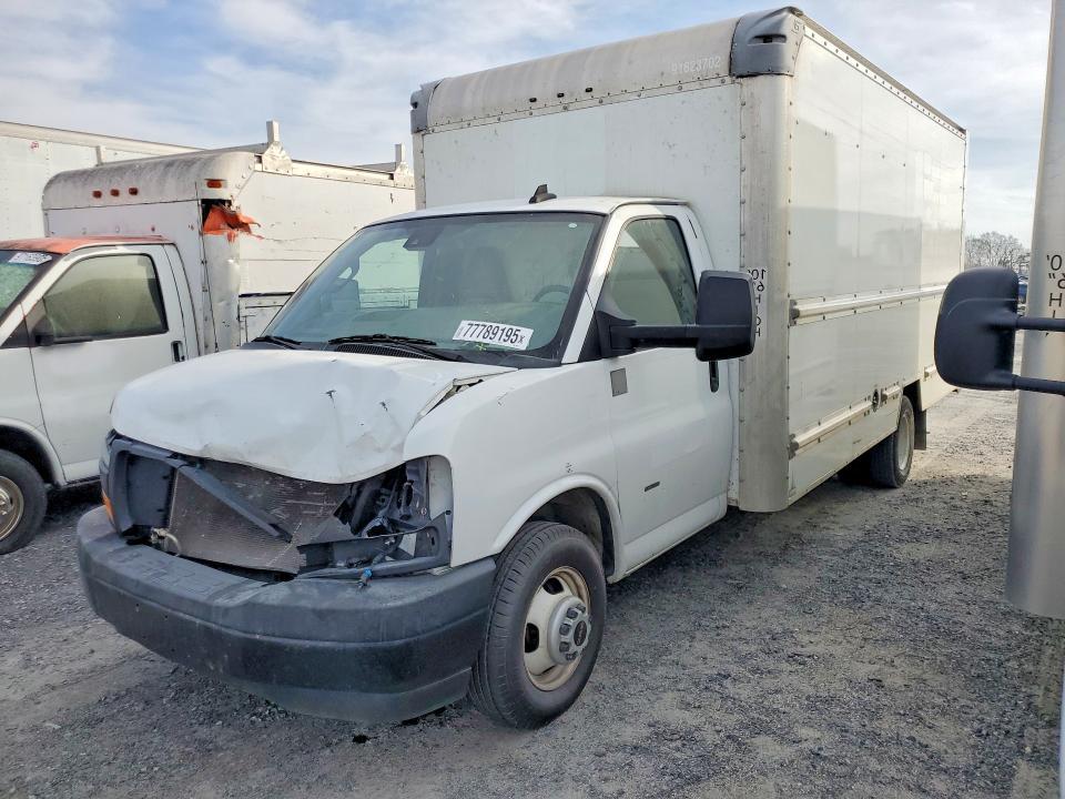 2021 GMC Savana BOX Truck