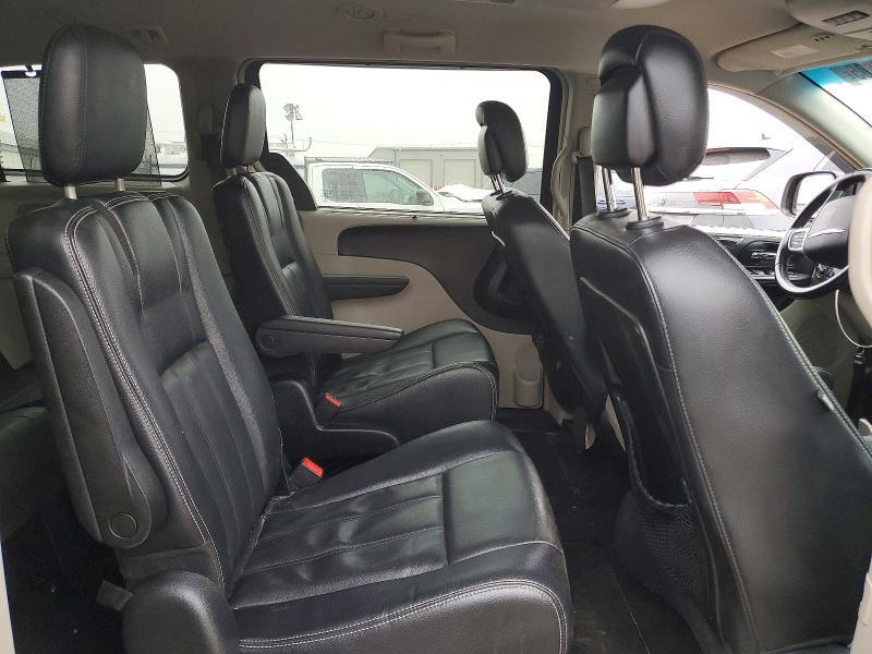 2013 Chrysler Town & Country Touring