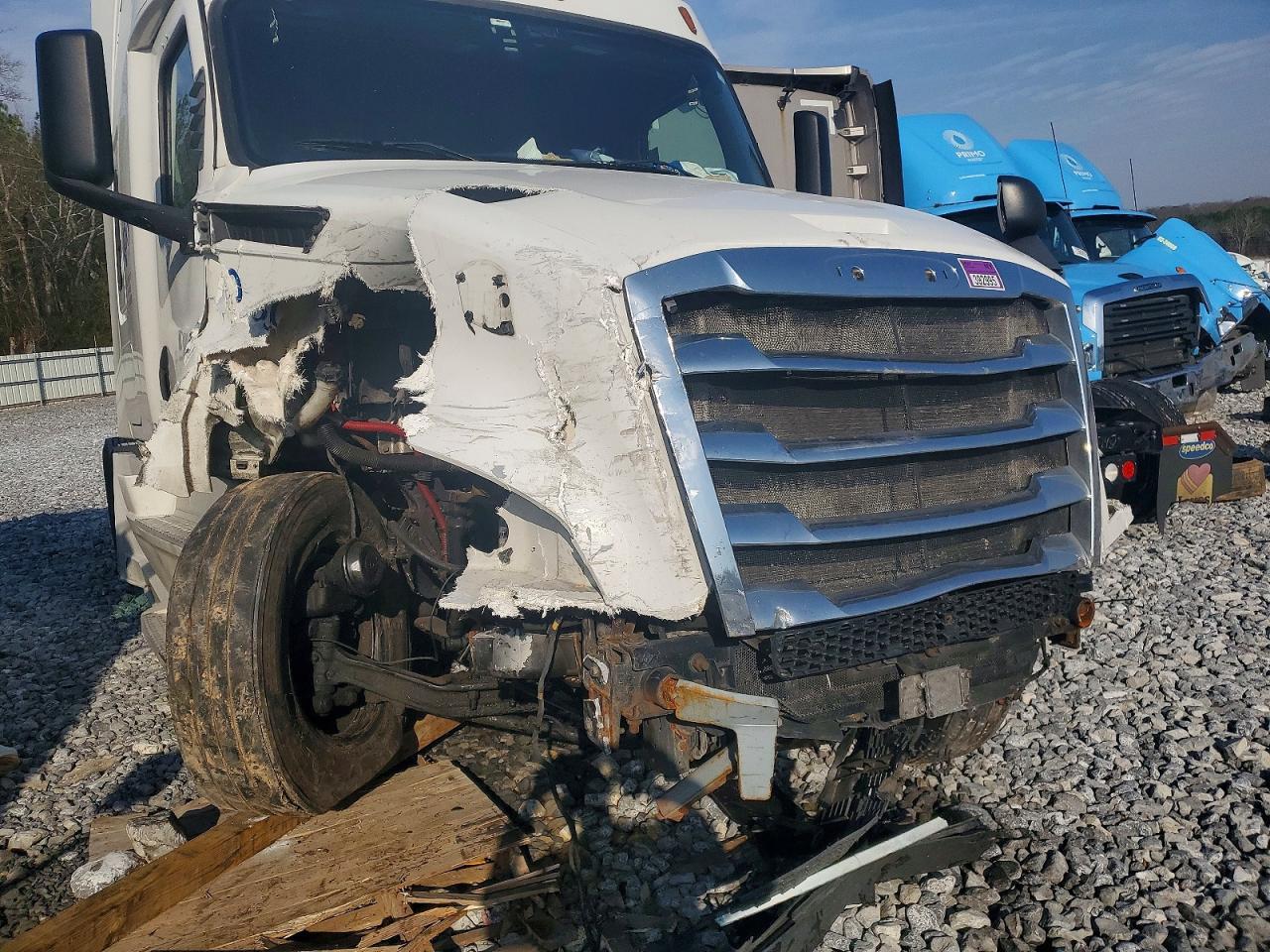 2020 Freightliner Cascadia 126 Semi Truck