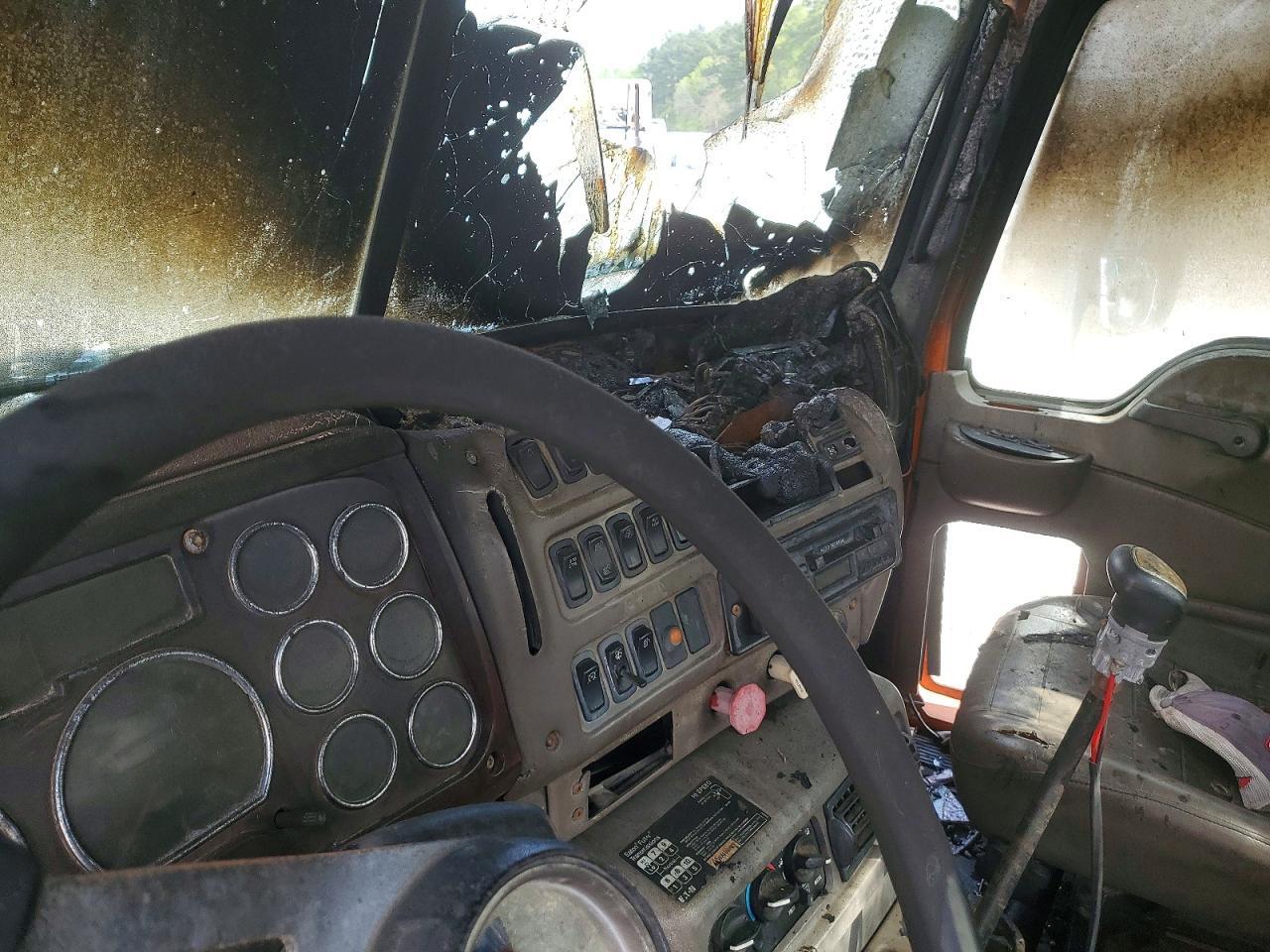 2004 Mack 600 CX600
