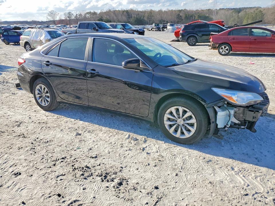 2017 Toyota Camry le