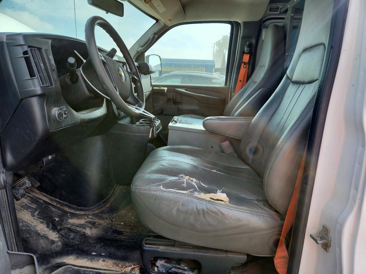 2013 Chev Express G2500