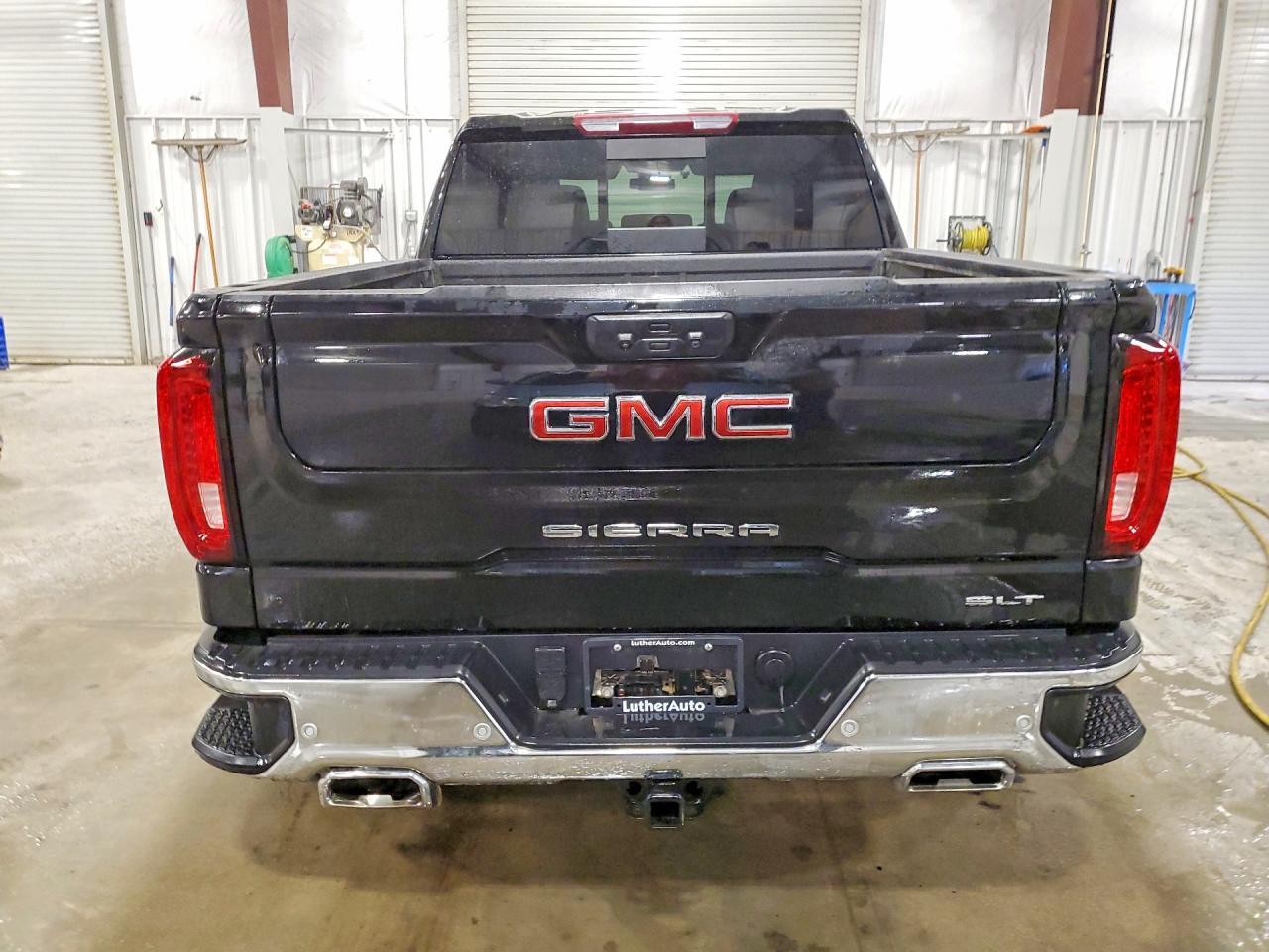 2024 GMC Sierra K1500 SLT