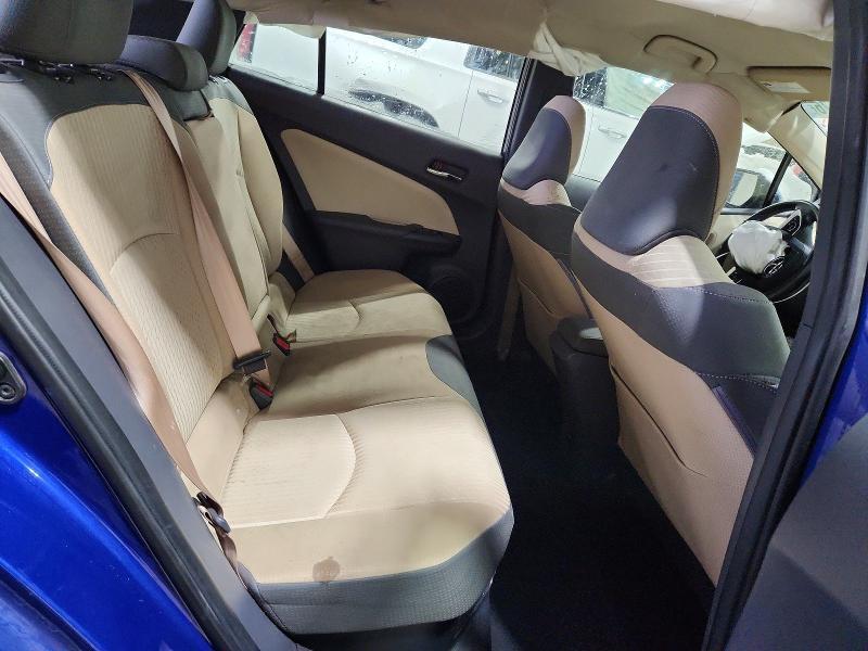 2016 Toyota Prius Three