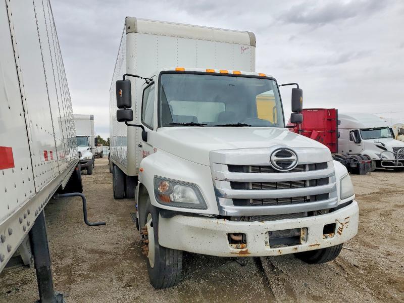 2016 Hino 258/268 box Truck