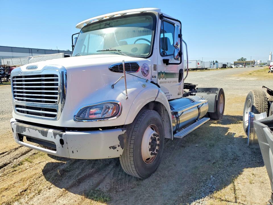 2019 Freightliner Business Class M2 Semi Truck
