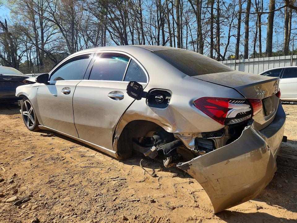 2019 Mercedes-Benz A 220