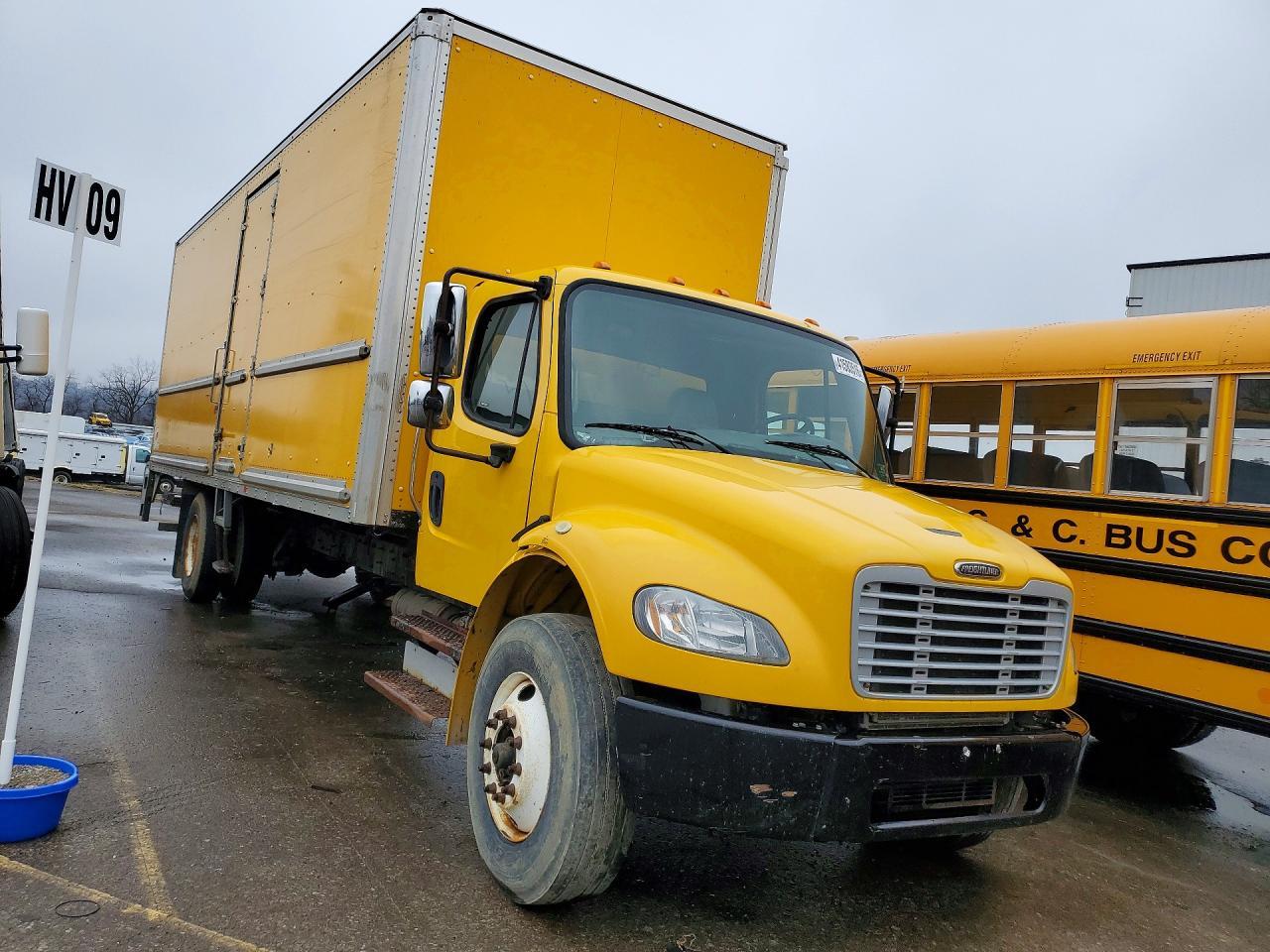 2017 Freigliner 2017 Freightliner Business Class M2 BOX Truck