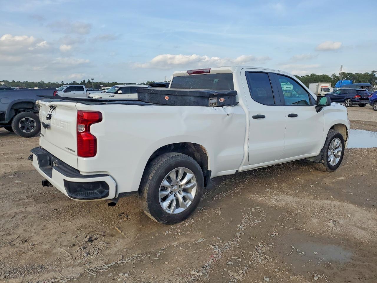 2024 Chevrolet Silverado C1500 Custom