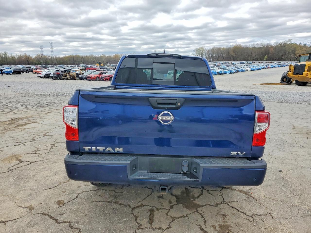 2023 Nissan Titan SV